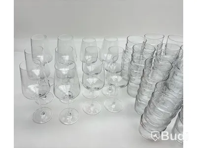 Parti med glas och karaffer, olika modeller