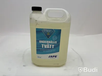 Parti med städmedel och sprayutrustning jape