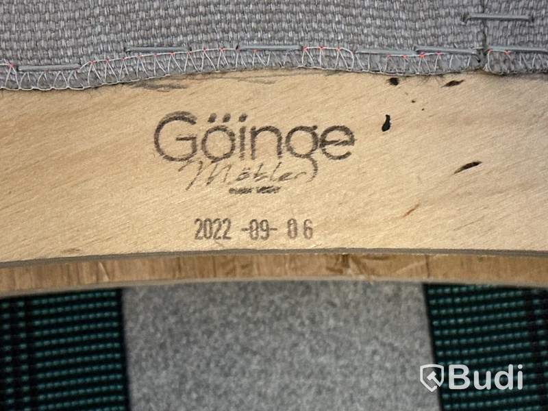 2 st. Fåtöljer Göinge och 1 st. bord