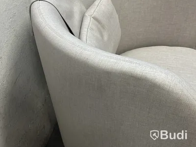 2 st. Fåtöljer Göinge och 1 st. bord