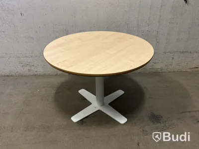 2 st. Fåtöljer Göinge och 1 st. bord