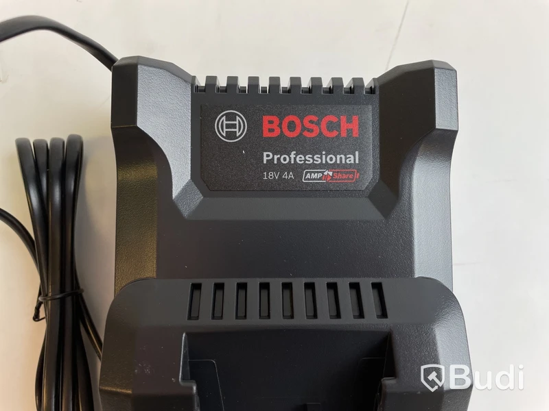 2 st. Batterier och 1 st. laddare Bosch professional