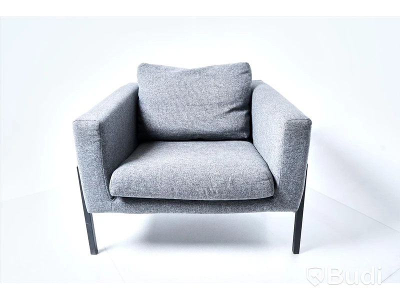 2 st. Fåtölj Ikea Koarp grå klädsel, svarta ben i metall.