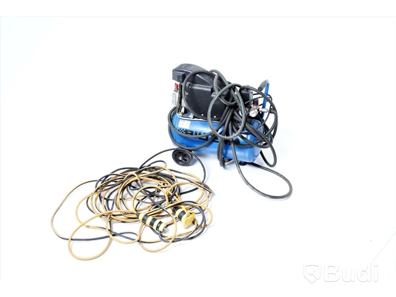 Luftkompressor – Biltema 1100W 155 L/min, samt strömkabel.