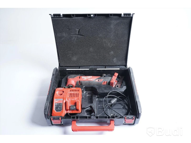 Multiverktyg – Milwaukee FMT-0x M18, Funktionstestad. Utan batteri, inkl laddare