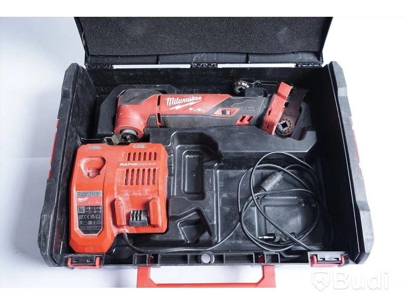 Multiverktyg – Milwaukee FMT-0x M18, Funktionstestad. Utan batteri, inkl laddare