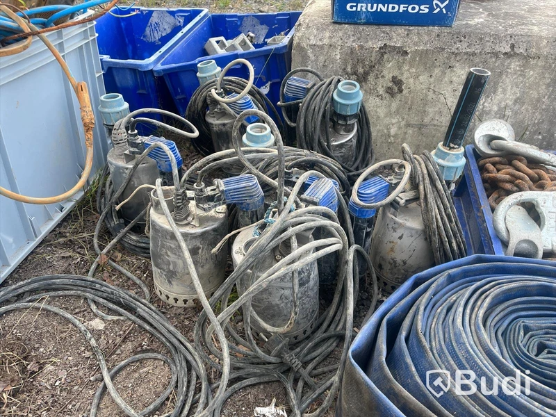Div verktyg, dräneringspumpar Grundfos, 3-faskablar m.m.