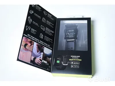 Smartwatches, 4 st. Celly smartwatch Pro 1.13 tum Bluetooth 4 x 3 cm svart. Obs! Osäker funktion.