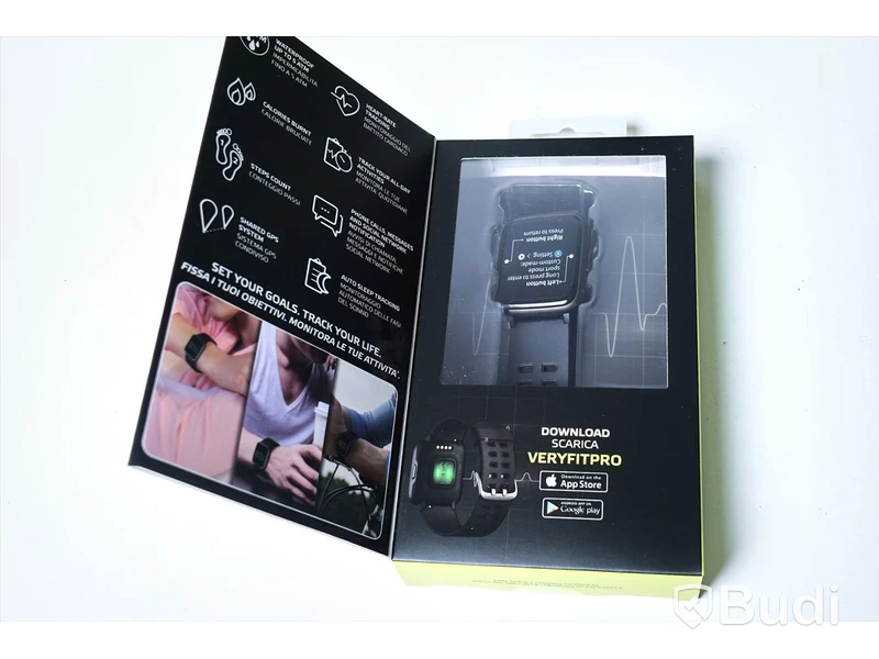 Smartwatches, 4 st. Celly smartwatch Pro 1.13 tum Bluetooth 4 x 3 cm svart. Obs! Osäker funktion.