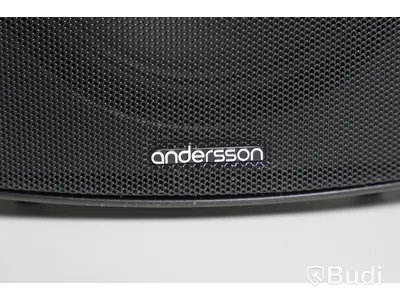 2 st Högtalare med väggfästen - andersson (aux-sladd saknas.)