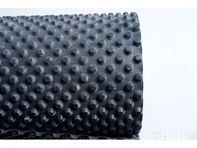 Perforerad plastmatta, 1m bred.