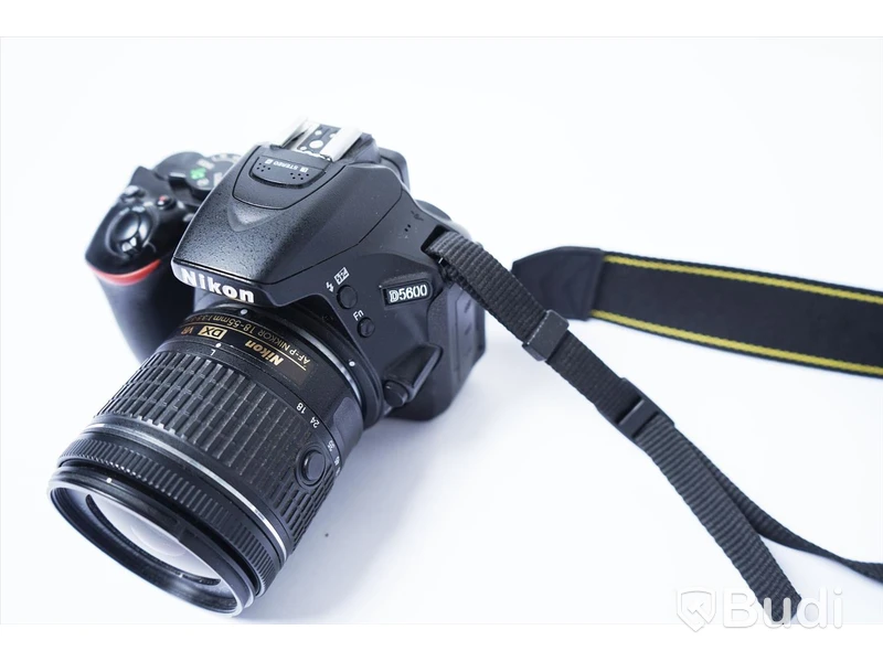 Digitalkamera inkl stativ - Nikon D5600