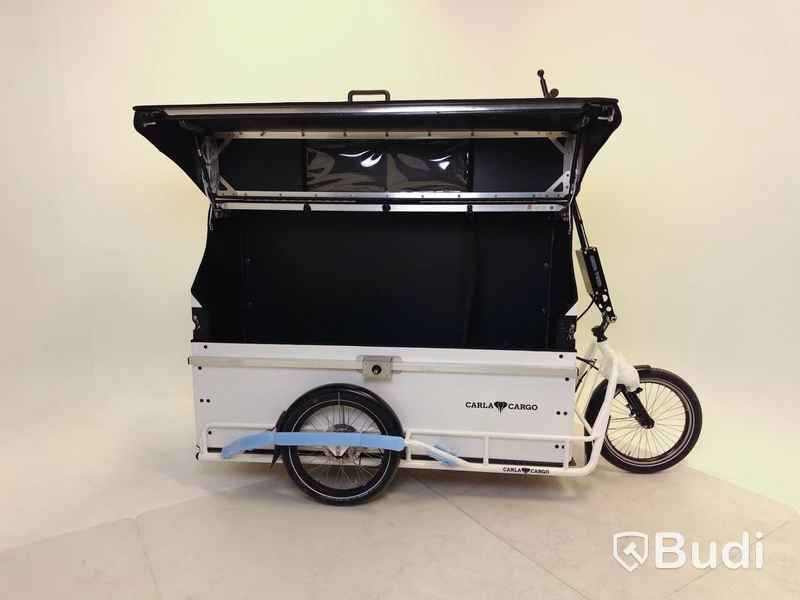 Cykelsläp Carla Cargo Cake, vit, samt packbox Bagpro.