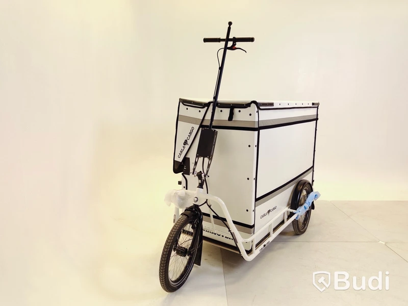 Cykelsläp Carla Cargo Cake, vit, samt packbox Bagpro.