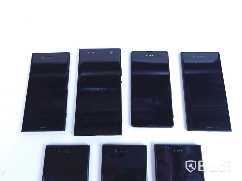 Parti med mobiltelefoner, Sony Xperia blandade modeller