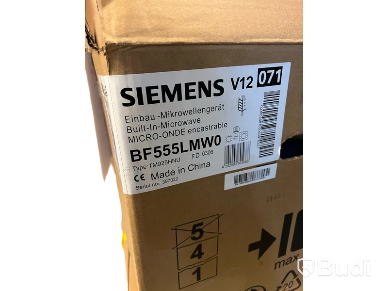 Mikrovågsugn Siemens BF555LMW0, med vit utsida.