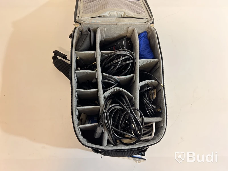 Kamera Panasonic HC-VX1 med tillbehör och väska thinkTank