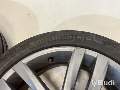 4 st. Bildäck på aluminiumfälg 225/45 R17