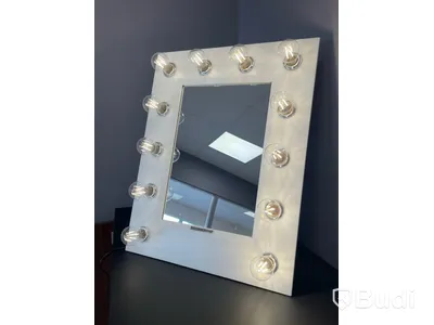 Sminkspegel Iconmirrior, Muam