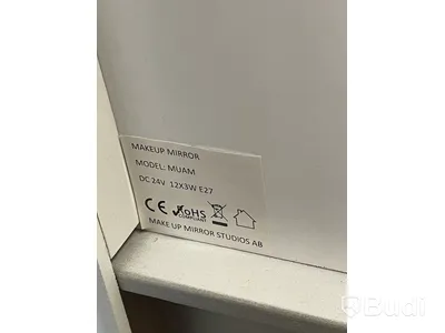 Sminkspegel Iconmirrior, Muam