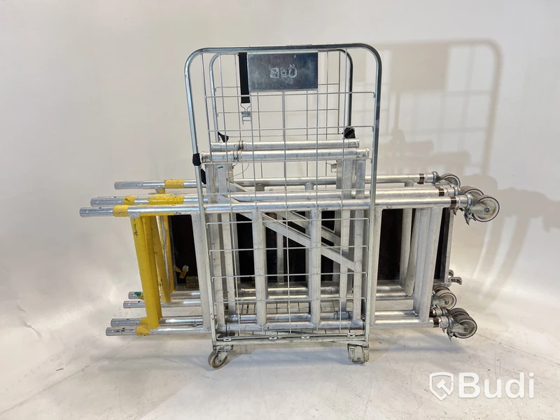 Byggställning med 2 st. plattformar