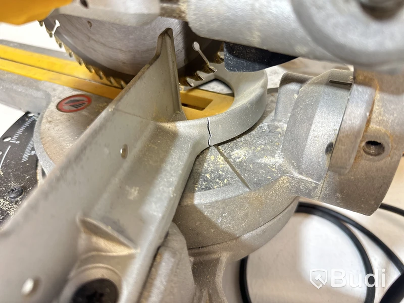 Kap- och gersåg Dewalt, DWS773 -QS