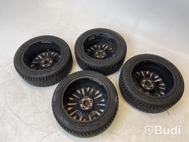 4 st. Vinterhjul på 18" aluminiumfälg, Good year, Ultra grip arctic 2, M+S, 255/45 R18