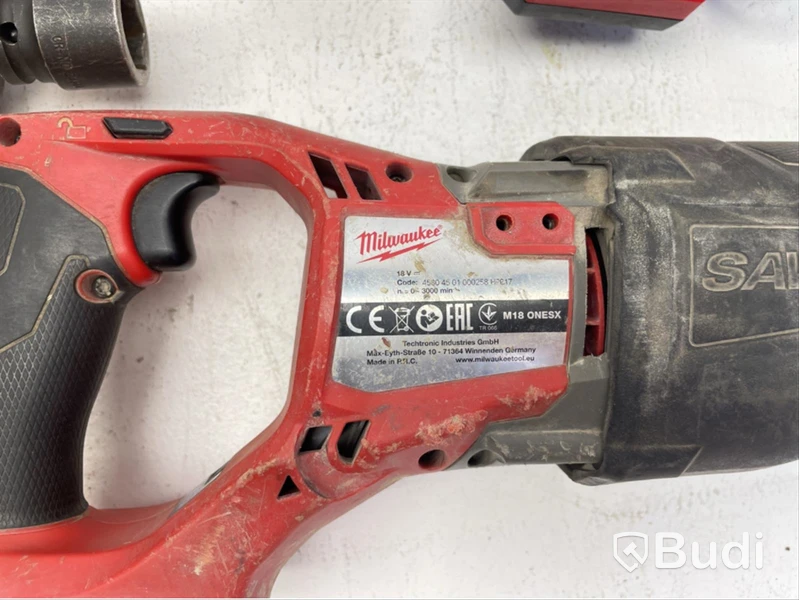 Verktygspaket Milwaukee - tigersåg, mutterdragare, borrhammare