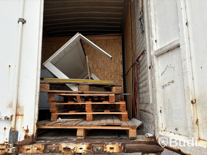 Container med ben, Krone