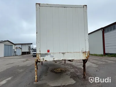 Container med ben, Krone