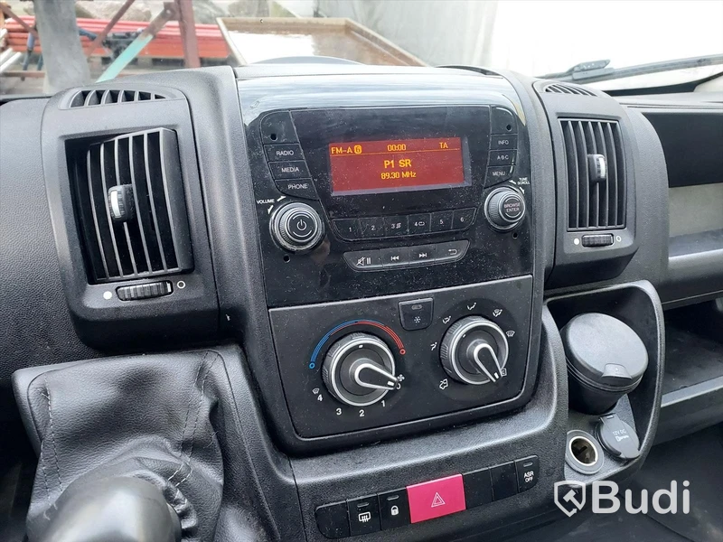 Peugeot Boxer 335 2.0 BlueHDi Skåp (110hk) - 2017 reparationsobjekt
