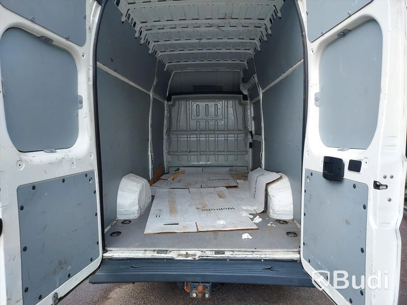 Peugeot Boxer 335 2.0 BlueHDi Skåp (110hk) - 2017 reparationsobjekt