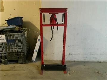 Hydraulisk verkstadspress 20 ton.