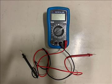 Multimeter BST BS1901W saknar batterilucka