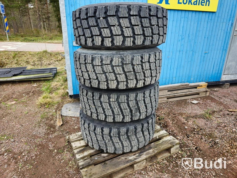 4 st. däck med fälg GOODYEAR MARATHON