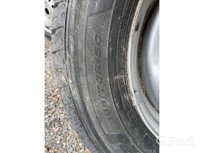 Sommarhjul 195/70R15 c-däck bultcirkel 5x160