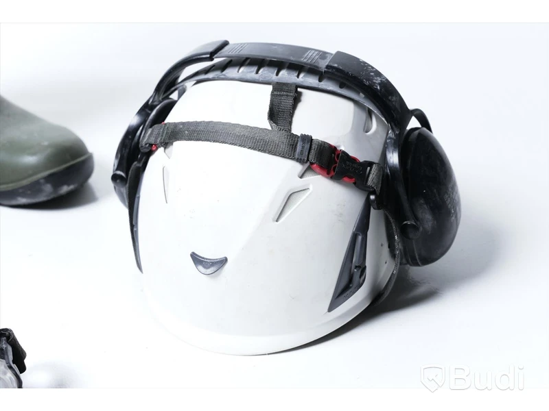 Skyddsutrustnings kit - Stövlar (Storlek 45), Hjälm, Hörselskydd, Skyddsglasögon och 2st Halvmasker.