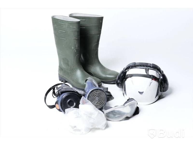 Skyddsutrustnings kit - Stövlar (Storlek 45), Hjälm, Hörselskydd, Skyddsglasögon och 2st Halvmasker.