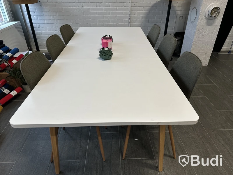 Matgrupp, möbler & köksmaskiner