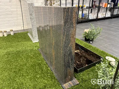 Gravsten Gnejs (NY)
