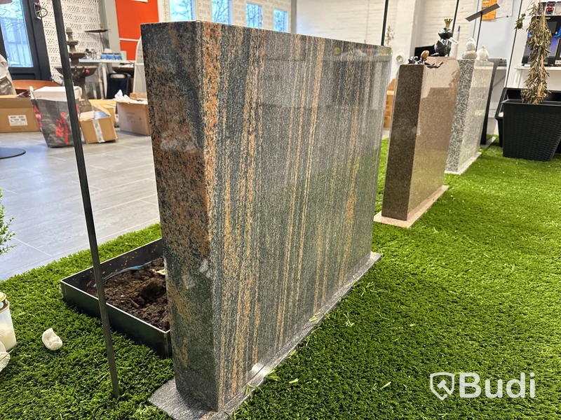 Gravsten Gnejs (NY)