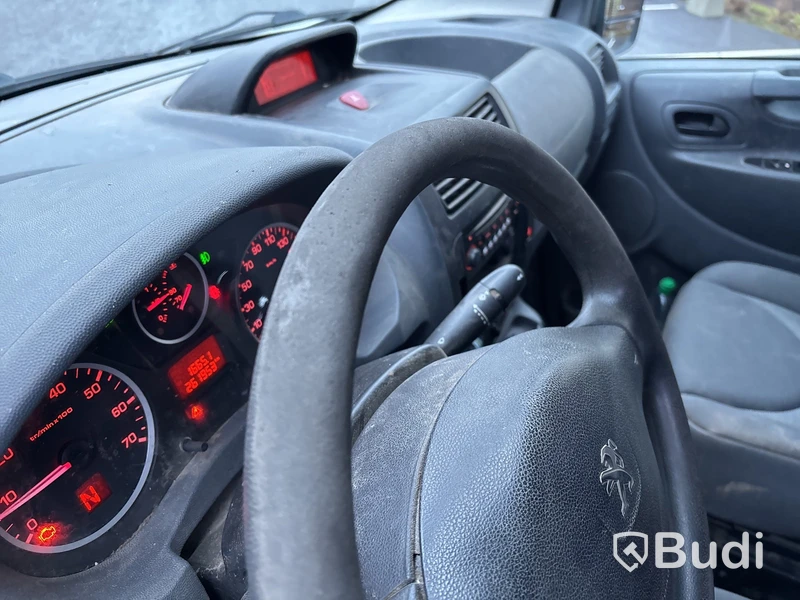 Peugeot Expert 2.0 HDI Skåp (163hk) Crewcab, -2014 (rep-objekt)