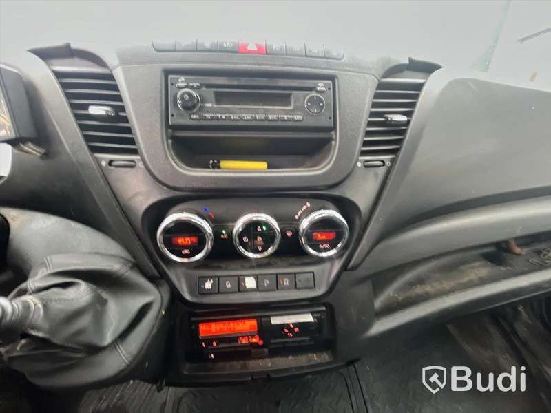 Kranbil Iveco Daily 70C17H -2015 | Manuell | Fassi F50