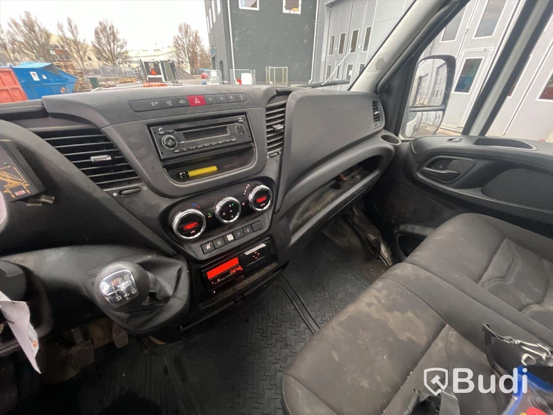 Kranbil Iveco Daily 70C17H -2015 | Manuell | Fassi F50