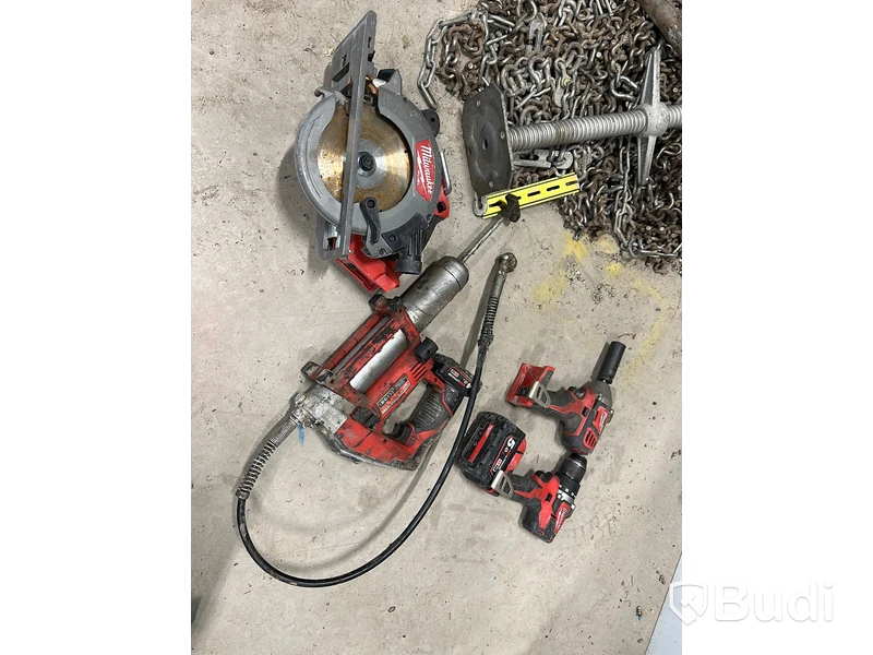 Milwaukee verktygskit med ett batteri