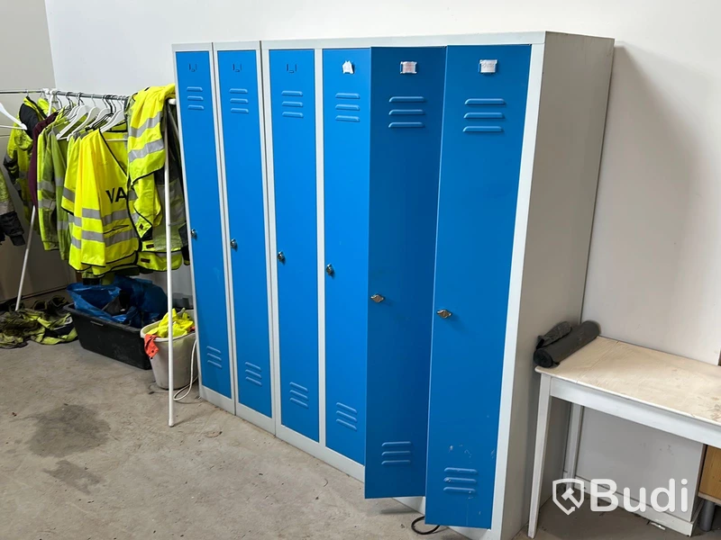 Omklädningsskåp (6st skåp i 3 sektioner)