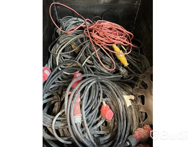 Pall med diverse elkablage