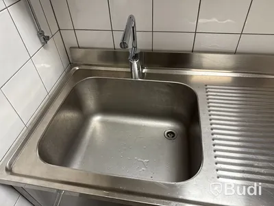 Diskbänk, hyllor m.m.