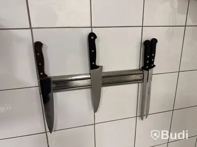 Diskbänk med blandare, hyllor m.m.