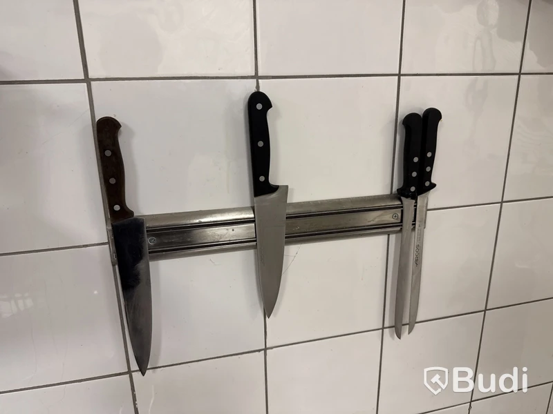 Diskbänk med blandare, hyllor m.m.